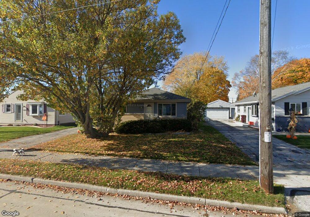 1328 S 31st St, Manitowoc, WI 54220 - photo 1