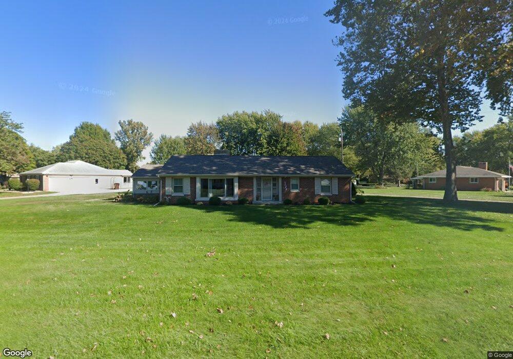 2329 Meadow Ln, Lima, OH 45806 - photo 1