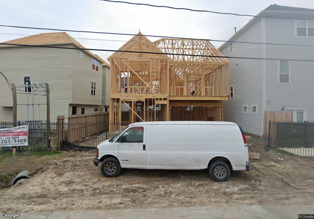 1825 Northwood St unit D, Houston, TX 77009 - photo 1