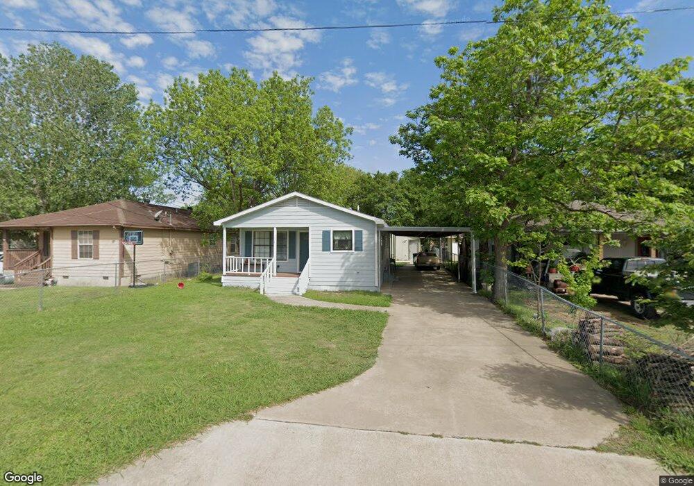 204 Avenue D, Ennis, TX 75119 - photo 1