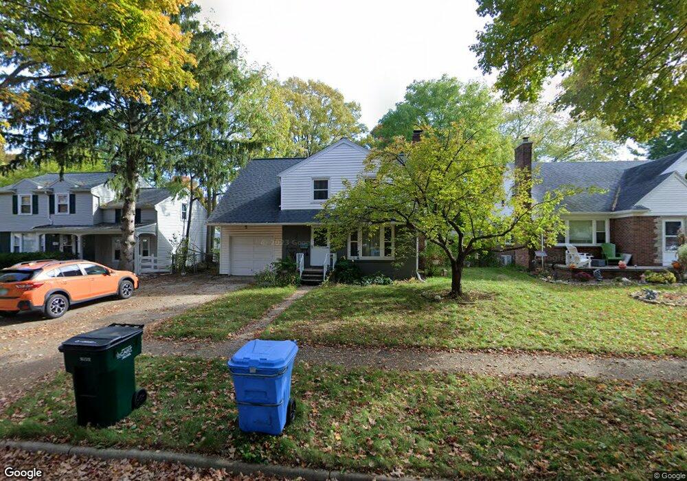 2207 Wellington Rd, Lansing, MI 48910 - photo 1