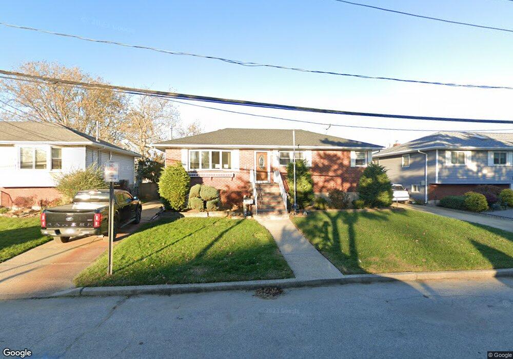 133 Baker Ct, Island Park, NY 11558 - photo 1