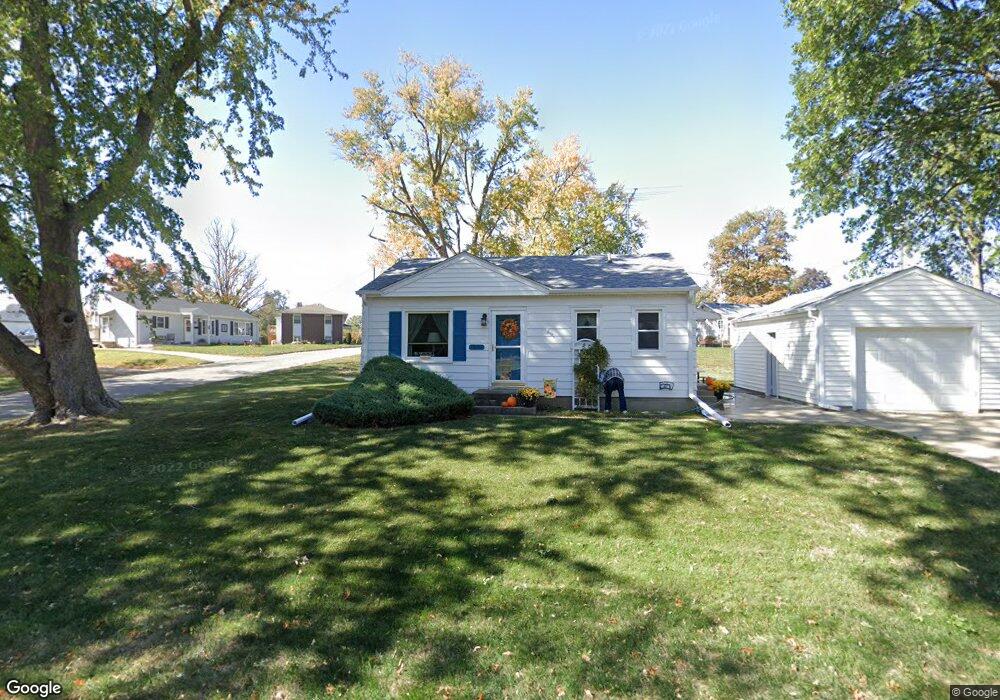 211 E 17th St N, Newton, IA 50208 - photo 1