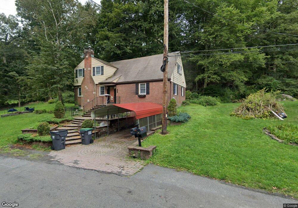 308 Oak Ln, Newburgh, NY 12550 - photo 1