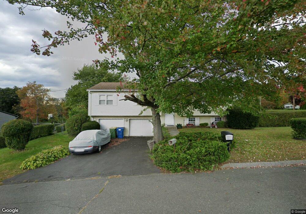 241 Dellwood Dr, Waterbury, CT 06708 - photo 1