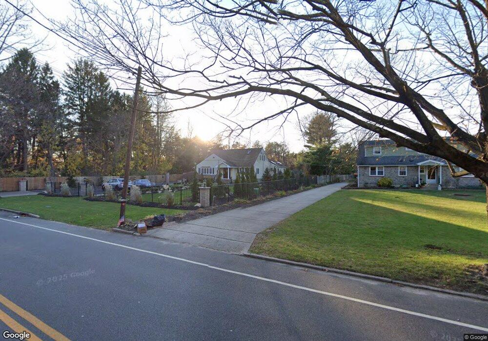 1139 Carlls Straight Path, Dix Hills, NY 11746 - photo 1