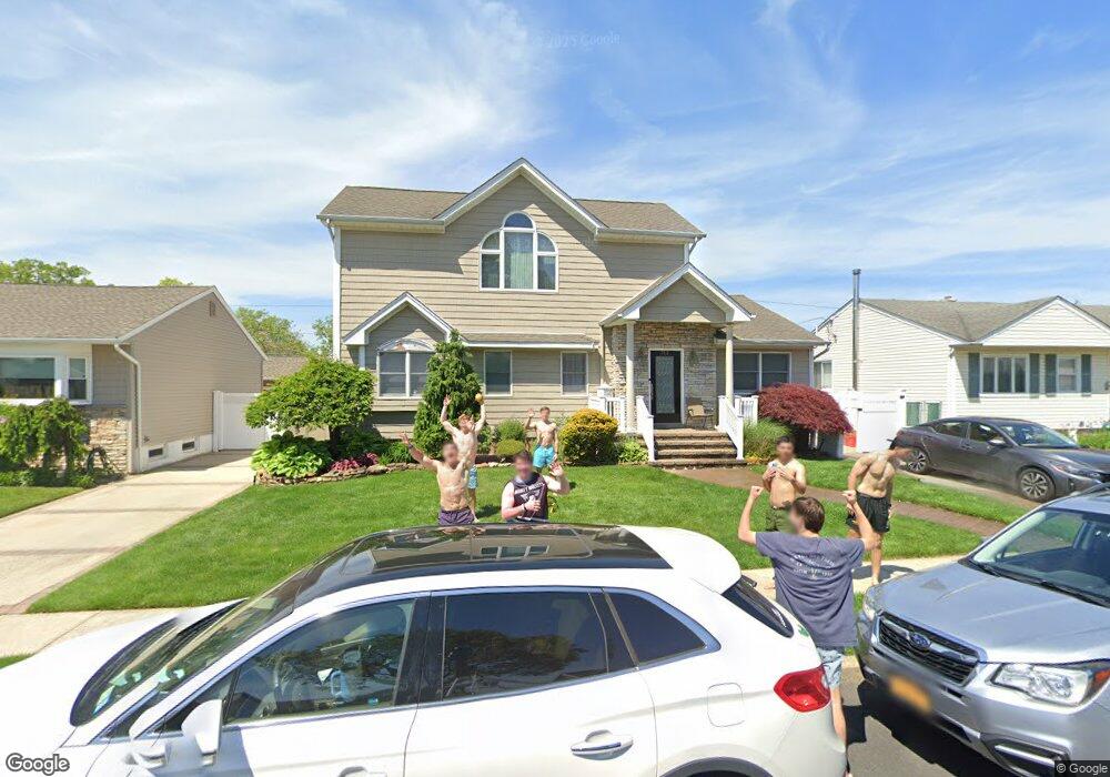 712 Dickens Ave, Franklin Square, NY 11010 - photo 1