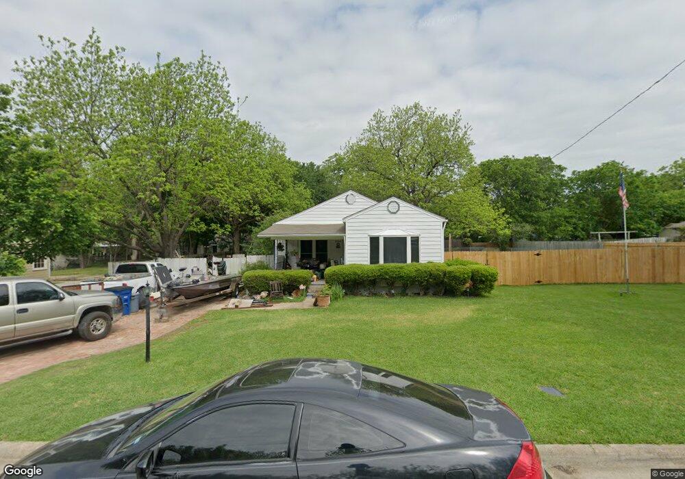 606 W Lake St, Ennis, TX 75119 - photo 1