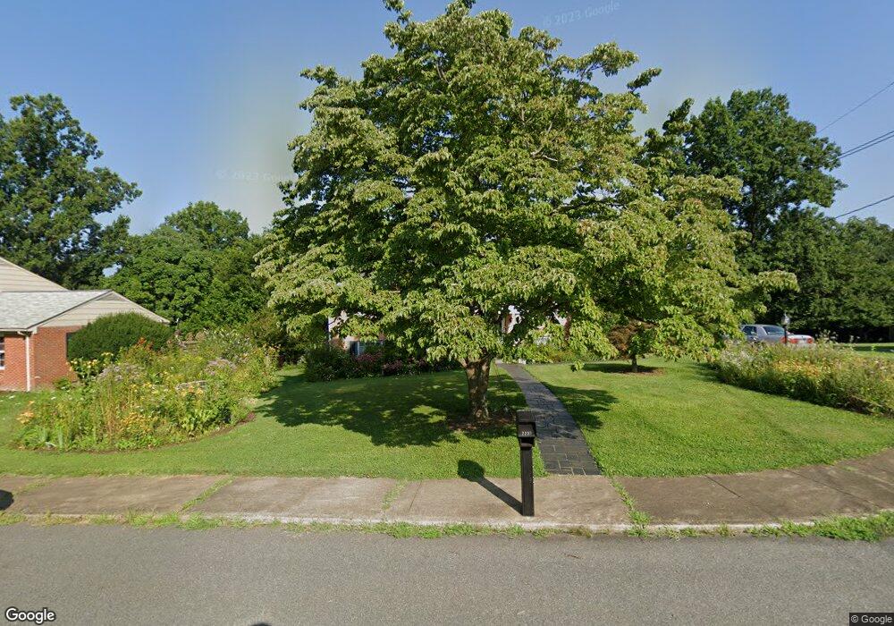 2233 Wakefield Rd, Charlottesville, VA 22901 - photo 1