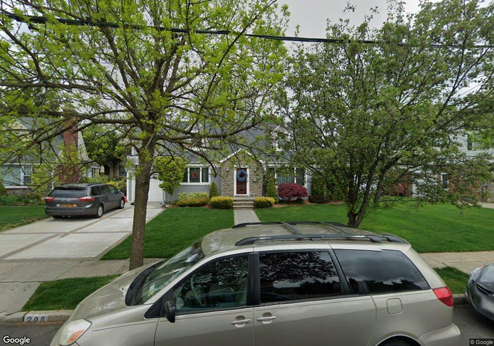 208 Groton Place, West Hempstead, NY 11552 - photo 1