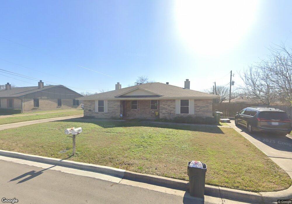 7728 Jamie Renee Ln, North Richland Hills, TX 76182 - photo 1