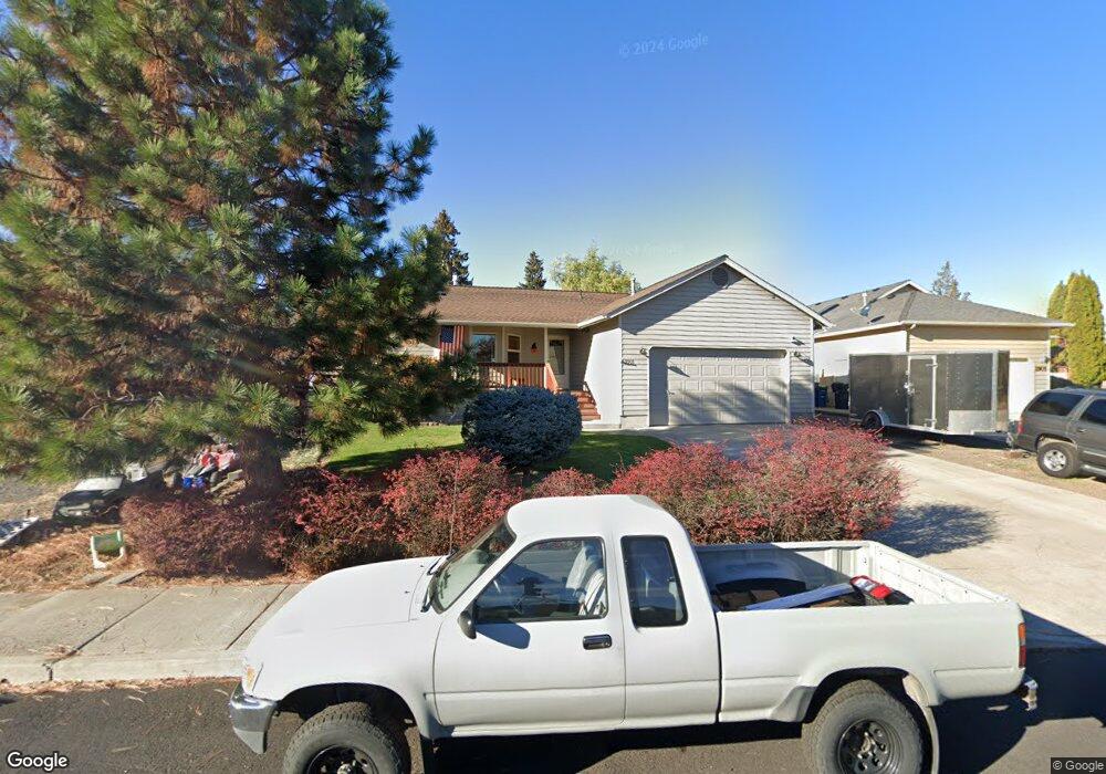 2911 SW Volcano Cir, Redmond, OR 97756 - photo 1