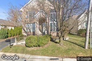 2152 Lakeview Dr, Saint Louis, MO 63131