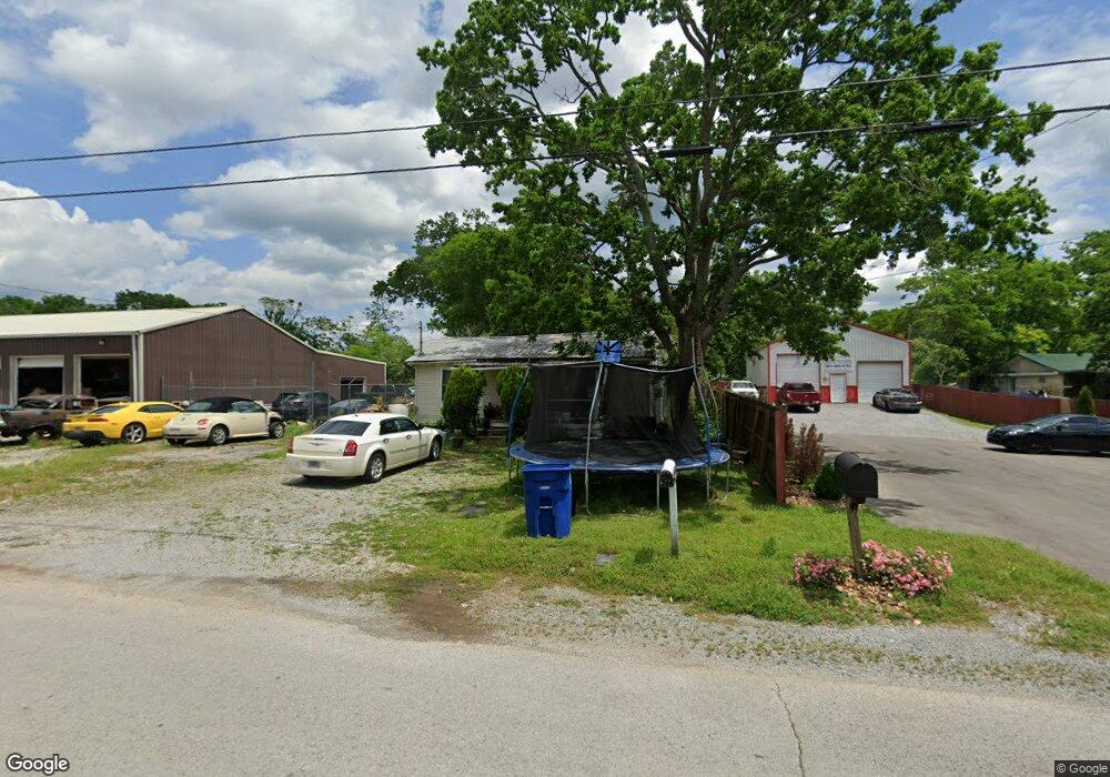 914 Sevier St, Shelbyville, TN 37160 - photo 1