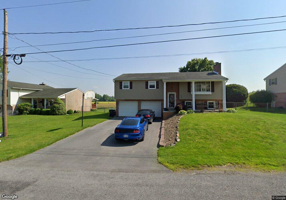 3924 Lisbon Dr, Chambersburg, PA 17202 - photo 1