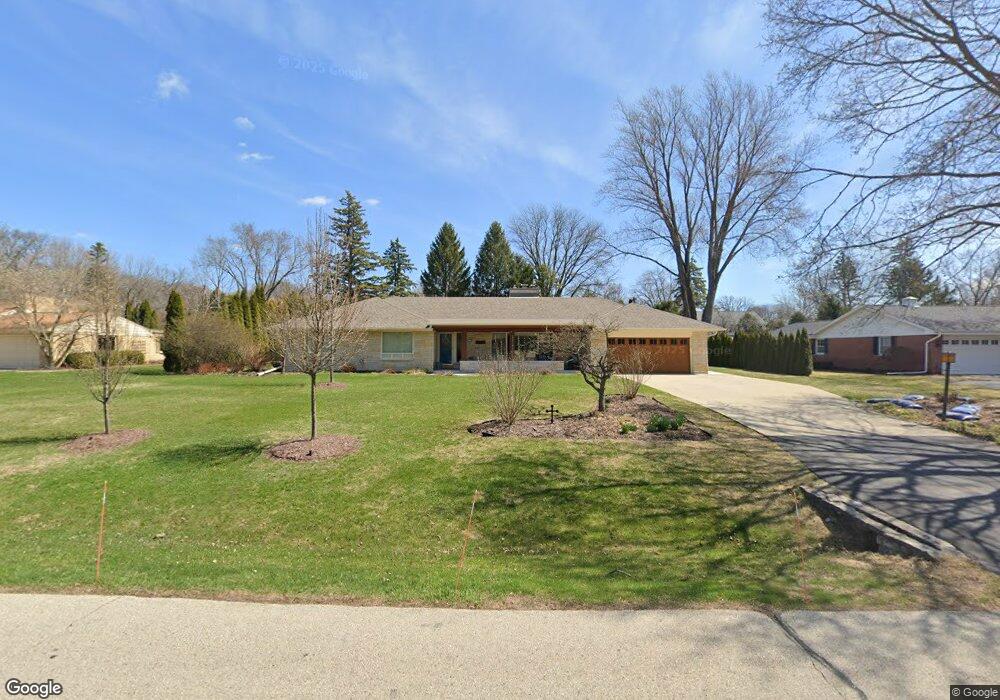 1640 Legion Dr, Elm Grove, WI 53122 - photo 1