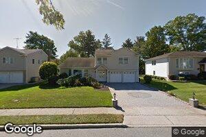 139 Country Village Ln, New Hyde Park, NY 11040