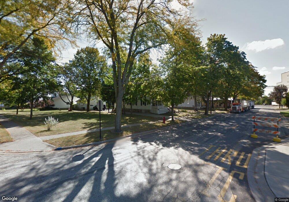 211 Hubinger St, Frankenmuth, MI 48734 - photo 1