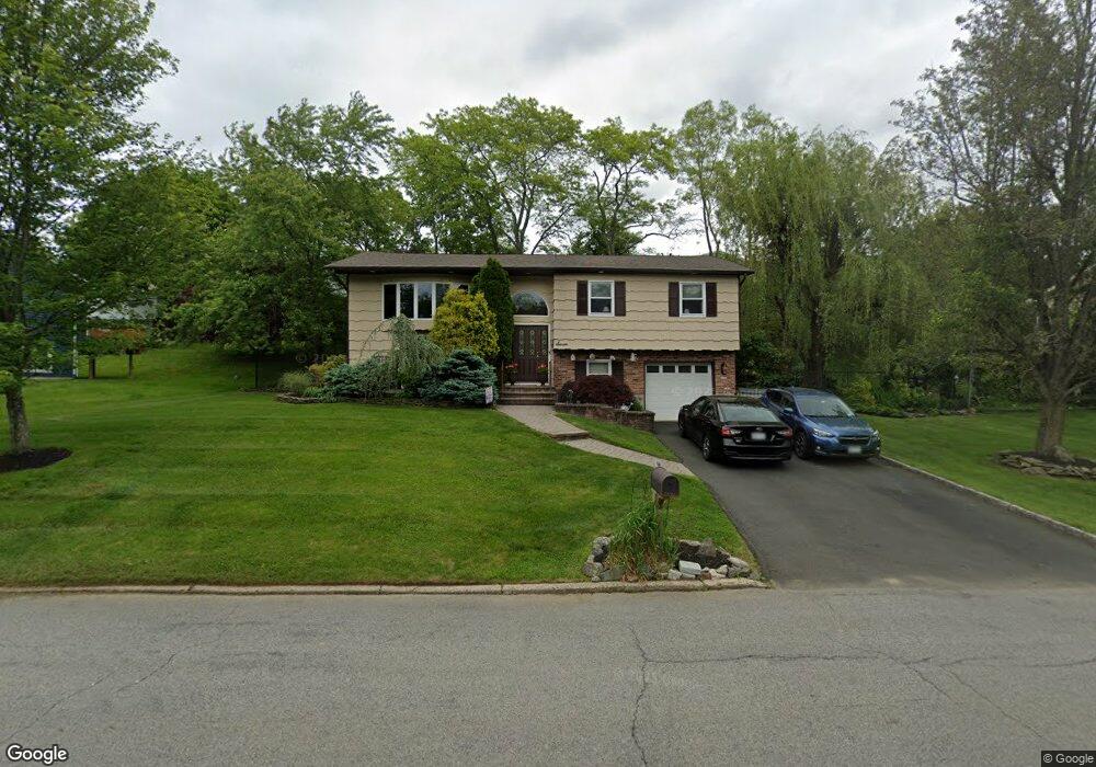 7 Riverglen Dr, Thiells, NY 10984 - photo 1