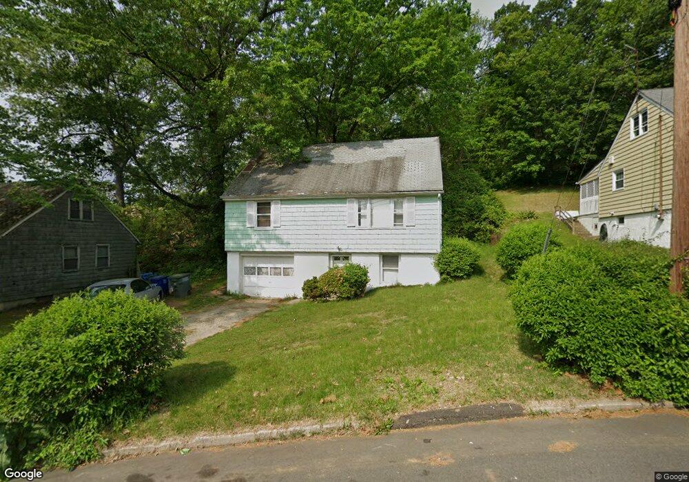 233 Sunshine Cir, Bridgeport, CT 06606 - photo 1