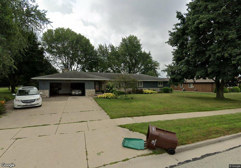 2205 W Capitol Dr, Appleton, WI 54914 - photo 1