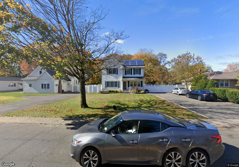 1072 Waverly Ave, Holtsville, NY 11742 - photo 1