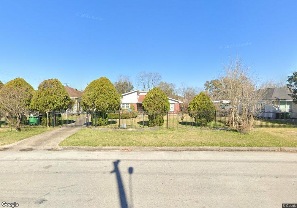 8121 Joplin St, Houston, TX 77017 - photo 1
