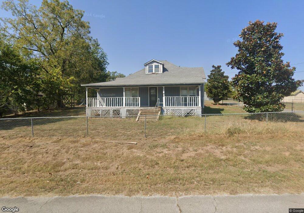 318 S Mission Ave, Tahlequah, OK 74464 - photo 1