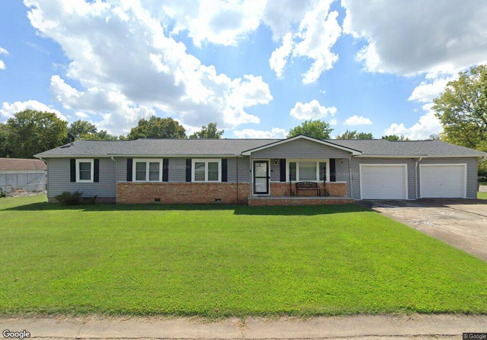 704 SE 9th St, Muldrow, OK 74948 - photo 1