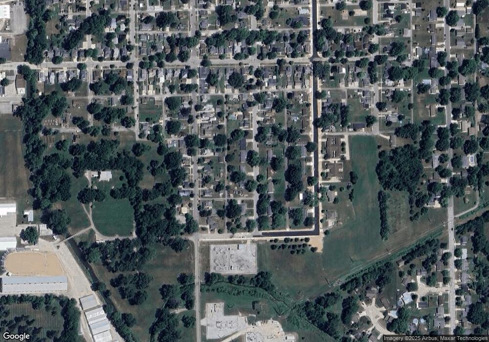 233 S Division St, Auburn, IN 46706 - photo 1