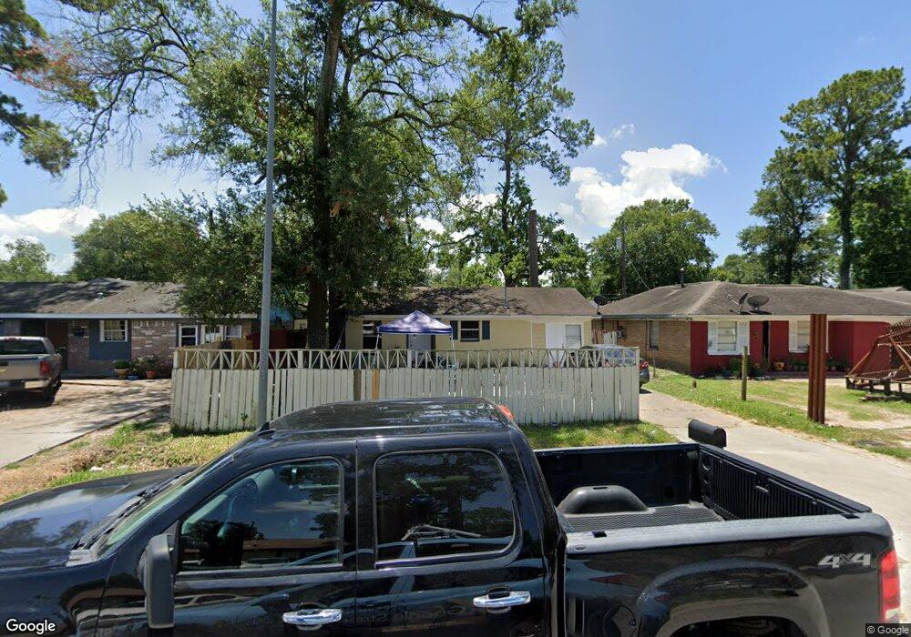 2437 Mayview Dr, Houston, TX 77091 - photo 1