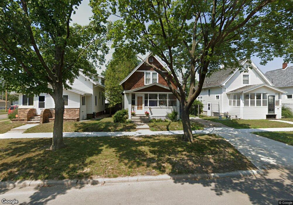 824 H Ave NW, Cedar Rapids, IA 52405 - photo 1