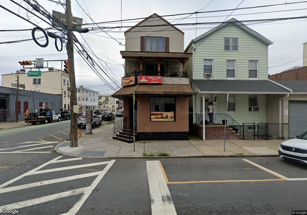 152 Walnut St, Newark, NJ 07105 - photo 1