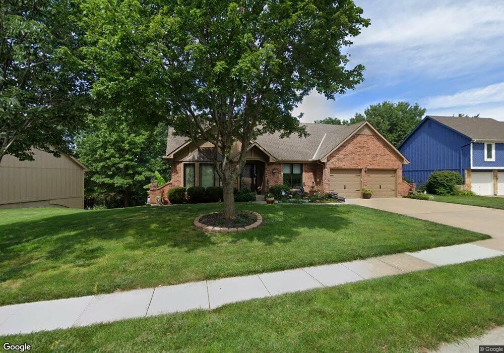 5714 Hauser Dr, Shawnee, KS 66216 - photo 1