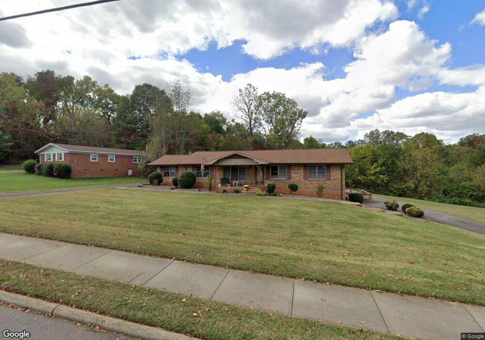 719 Brookdale Dr, Statesville, NC 28677 - photo 1