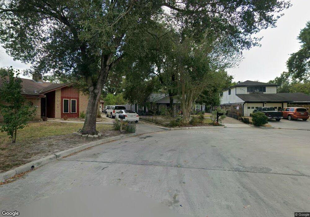 6407 Pirtlewood Cir, Houston, TX 77088 - photo 1