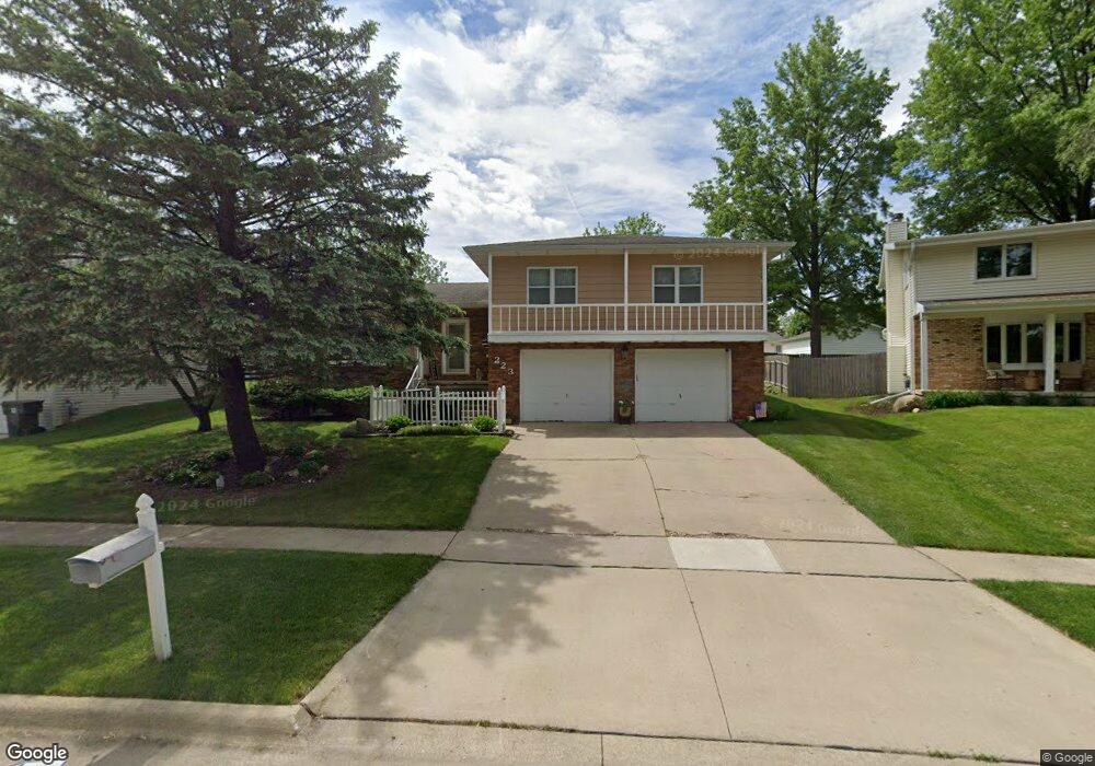 223 Heritage Rd, Cedar Falls, IA 50613 - photo 1