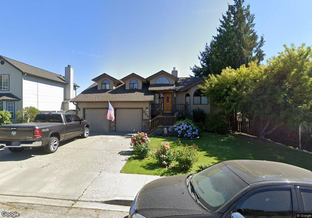 904 12th St NE, East Wenatchee, WA 98802 - photo 1