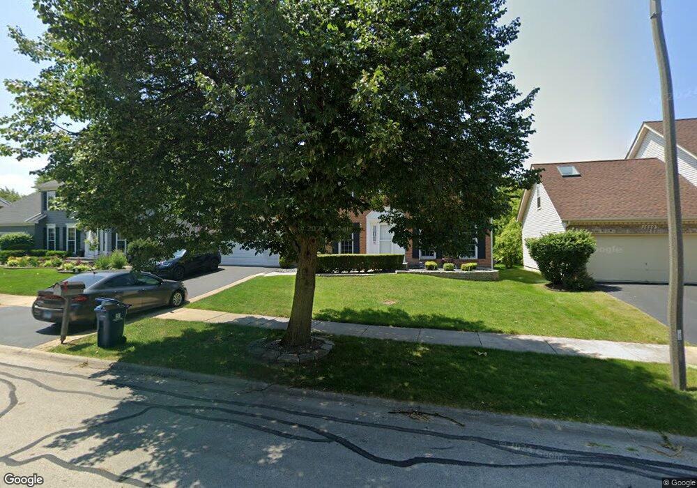 1624 Canyon Run Rd, Naperville, IL 60565 - photo 1