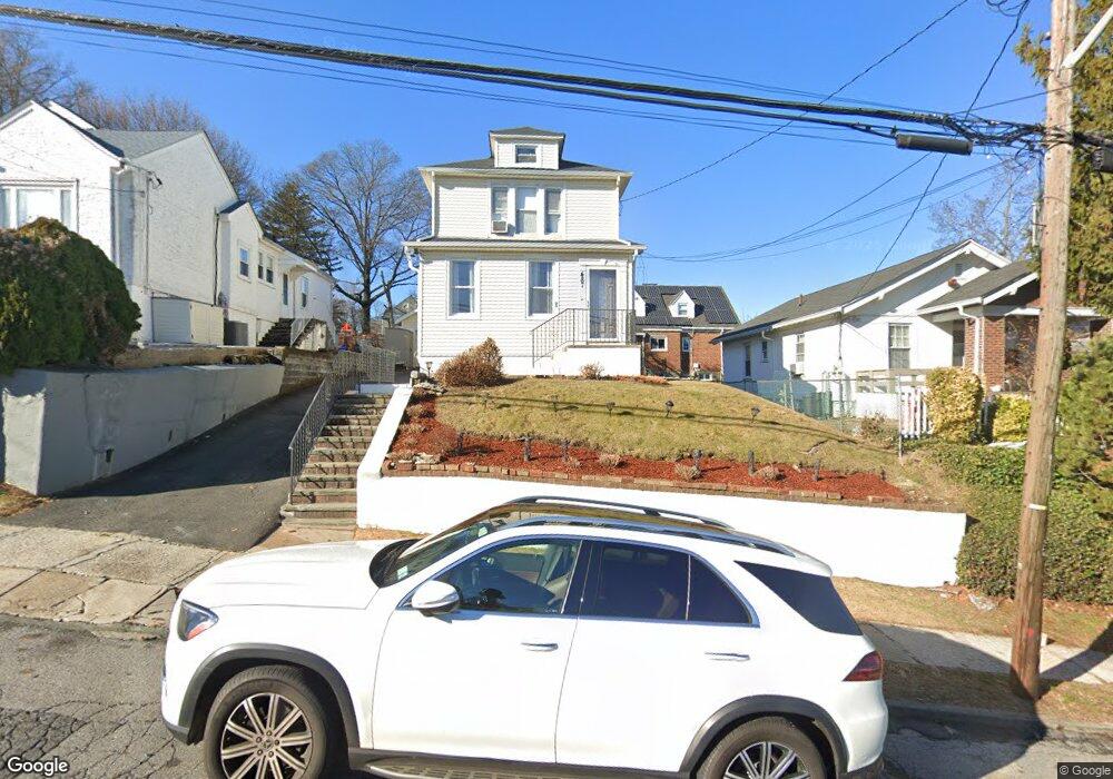 481 Park Ave, Yonkers, NY 10703 - photo 1