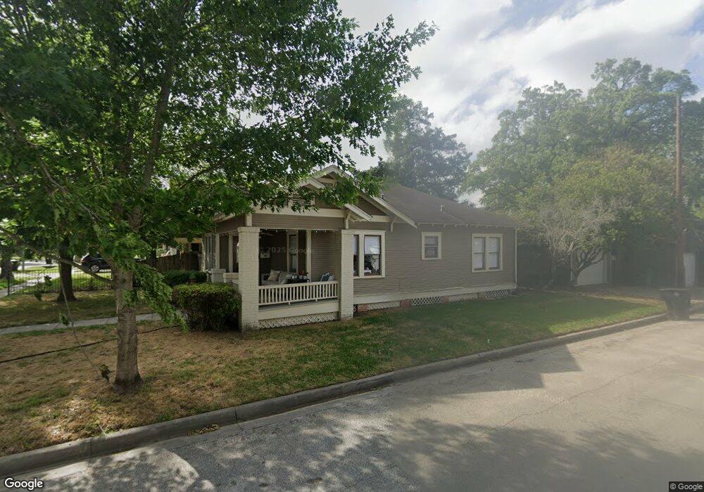 727 Le Green St, Houston, TX 77008 - photo 1