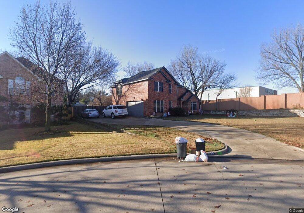 1635 Oak Creek Dr, Hurst, TX 76054 - photo 1