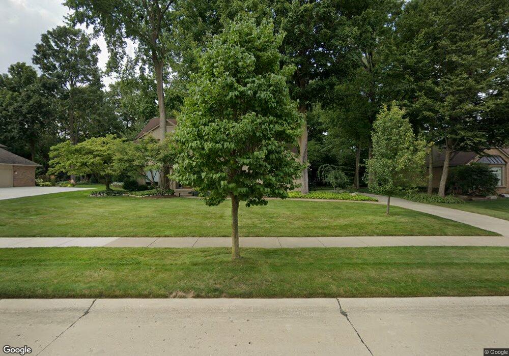 4787 Rivers Edge Dr, Troy, MI 48098 - photo 1