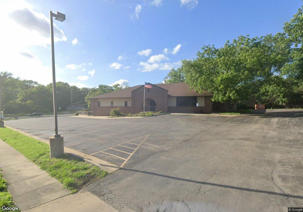 2144 SW 36th St, Topeka, KS 66611 - photo 1