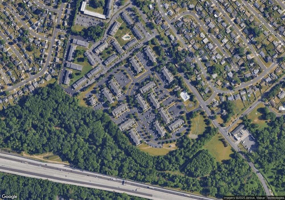 132 Pamela Ct unit 703, Levittown, PA 19057 - photo 1