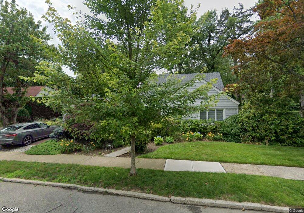 58 Plymouth Rd, Great Neck, NY 11023 - photo 1