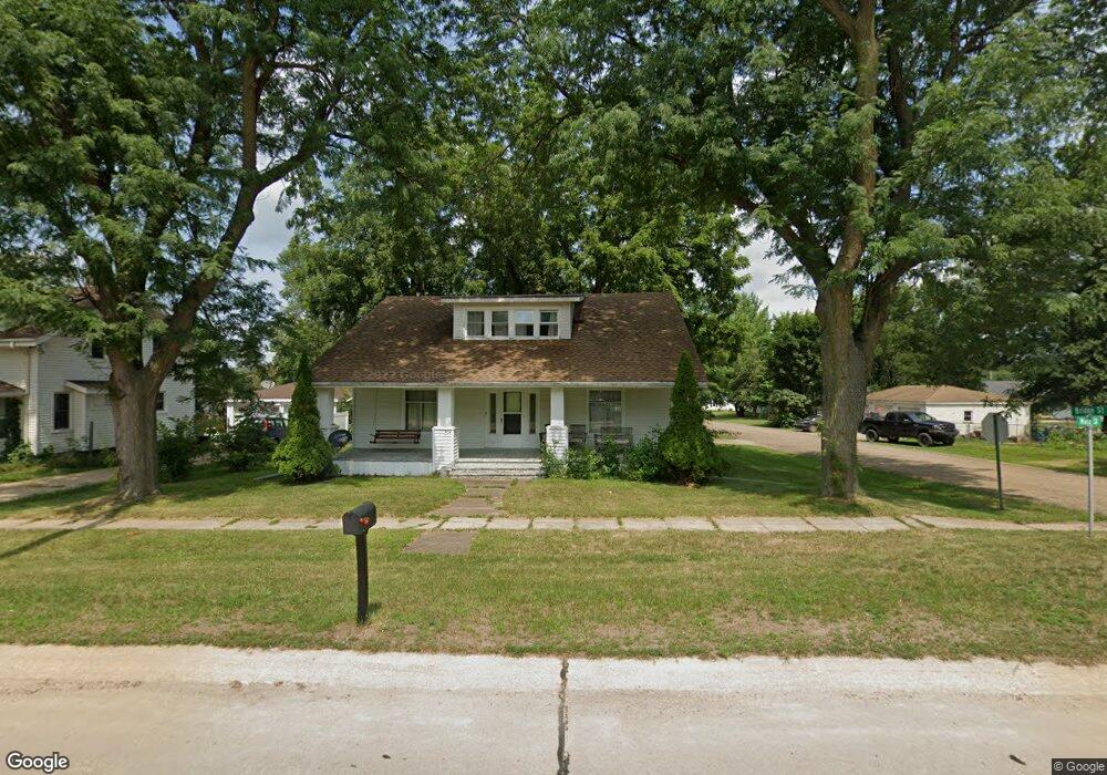 302 Main St, Center Point, IA 52213 - photo 1