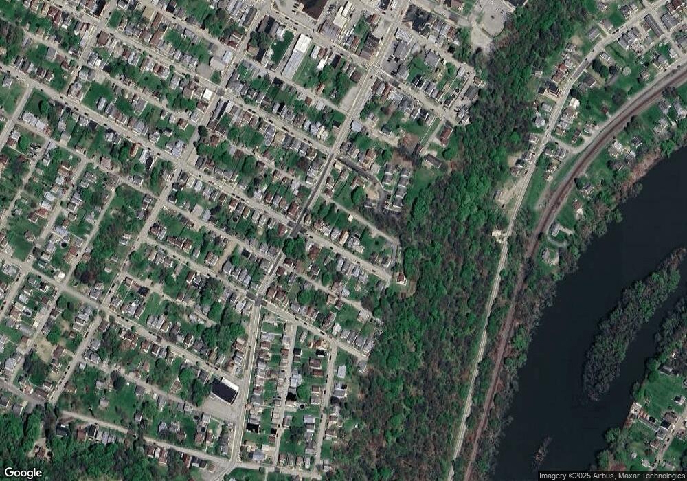 112 Lowell St, Vandergrift, PA 15690 - photo 1