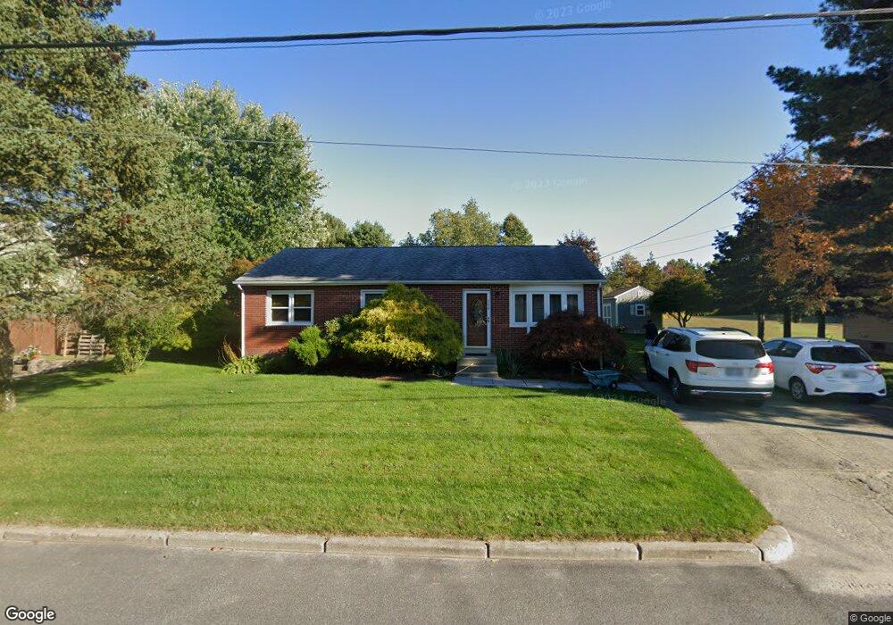 200 Locust Glen Dr, Cranston, RI 02921 - photo 1