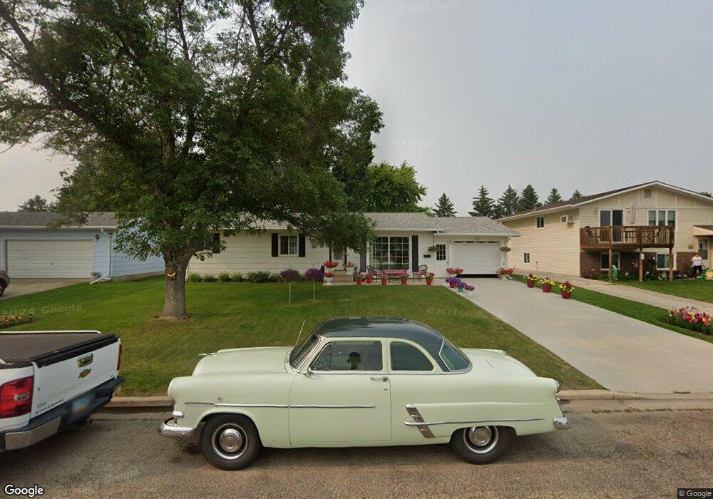 1412 15th St SW, Jamestown, ND 58401 - photo 1